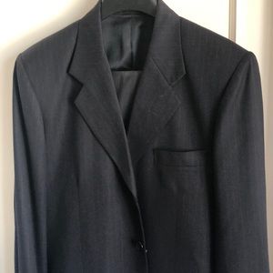 Men’s pinstripe suit 38R